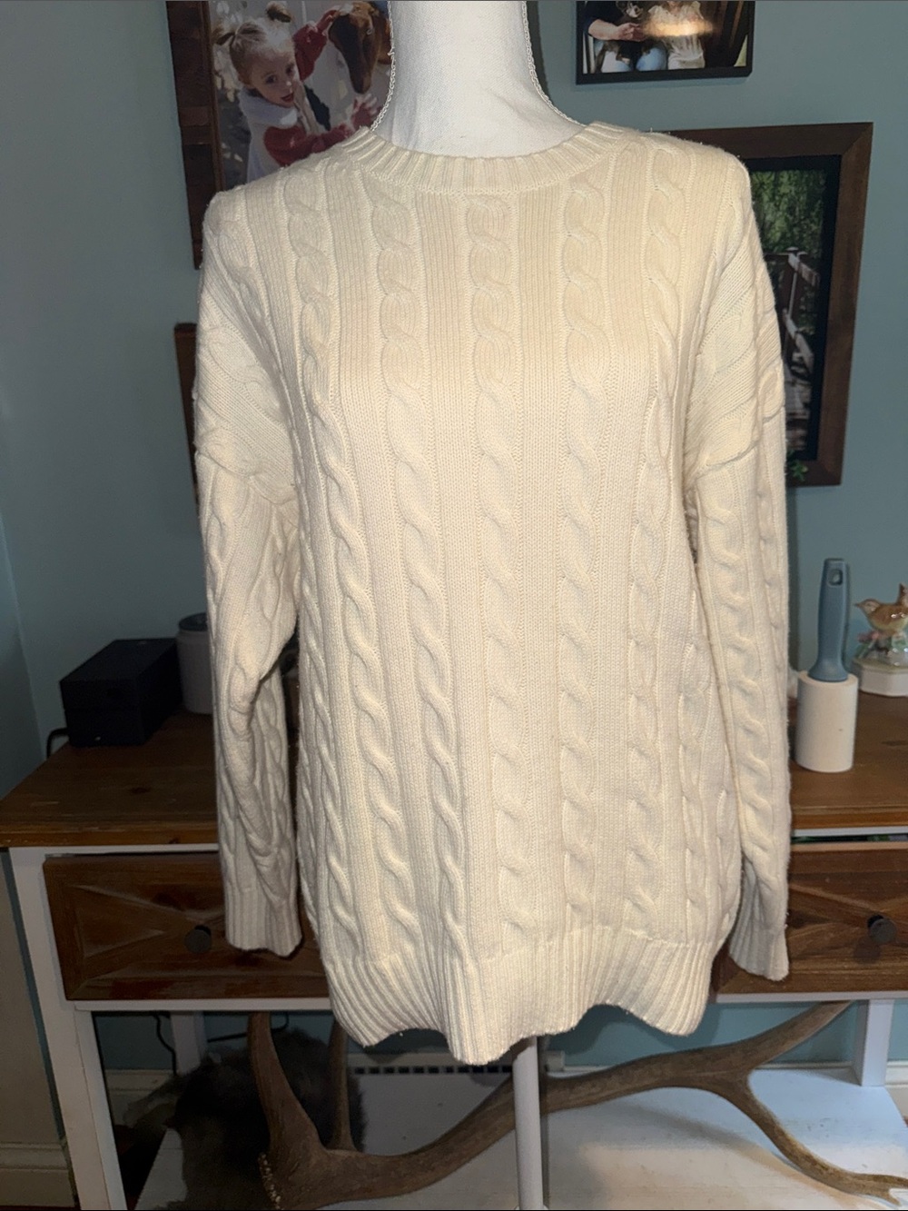 Aritzia Sunday Best Oversized Classic Cable Knit Crewneck Sweater - Cream XS